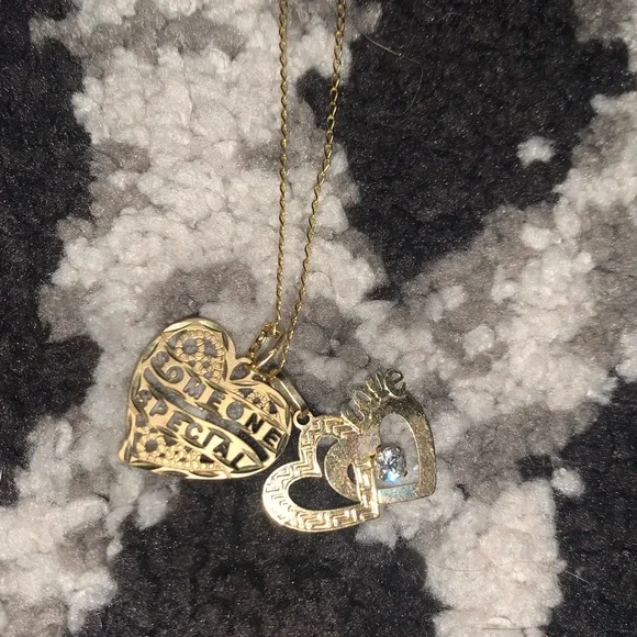 14K Gold heart necklace. - Picture 2 of 4